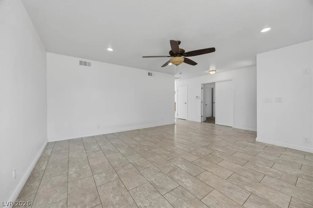 4366 Hidden Oak, Las Vegas, NV 89103