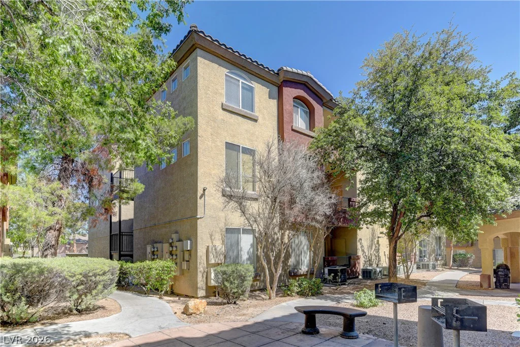 4400 Jones, Las Vegas, NV 89103