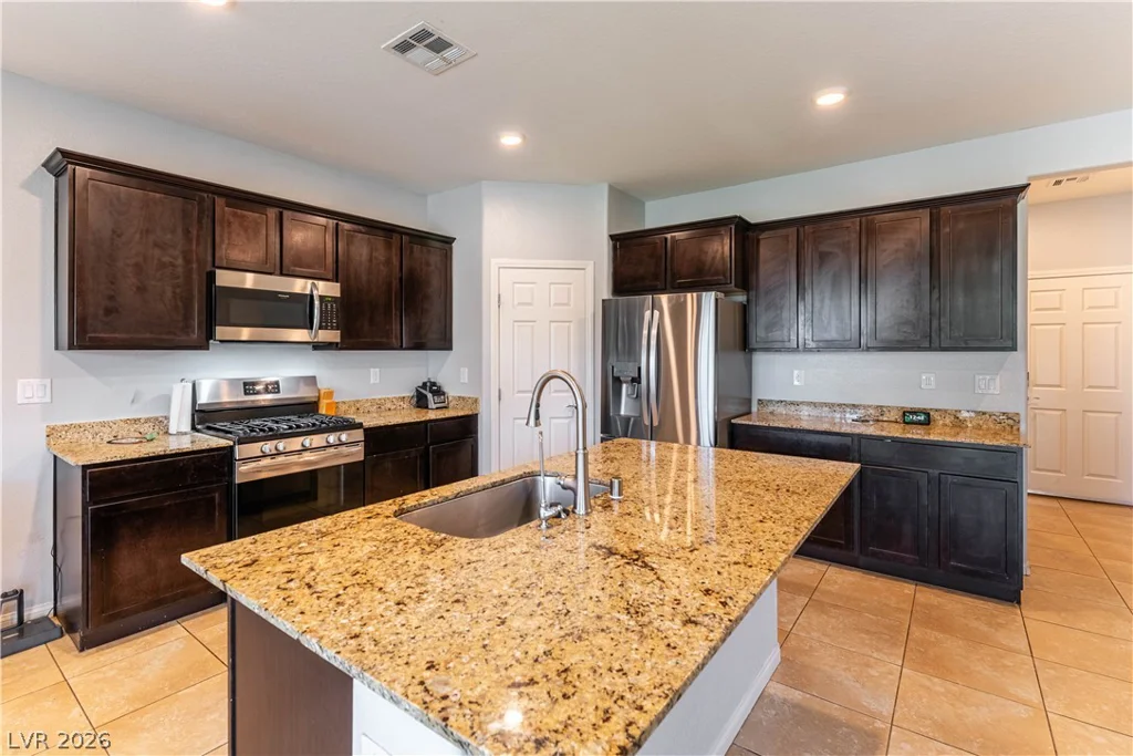 7255 Dazzle Point, North Las Vegas, NV 89084
