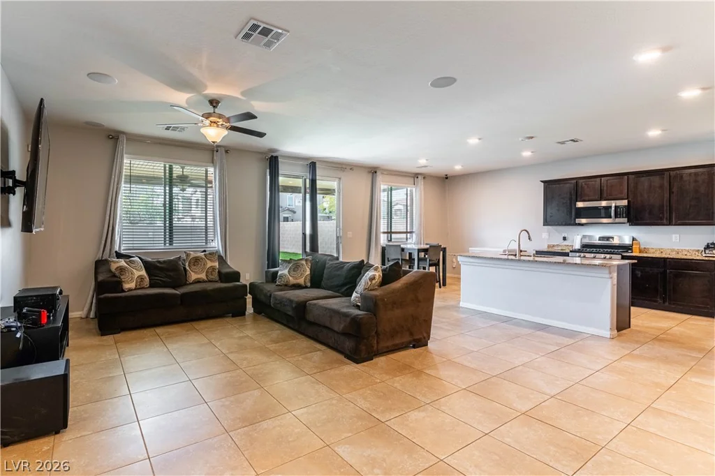 7255 Dazzle Point, North Las Vegas, NV 89084