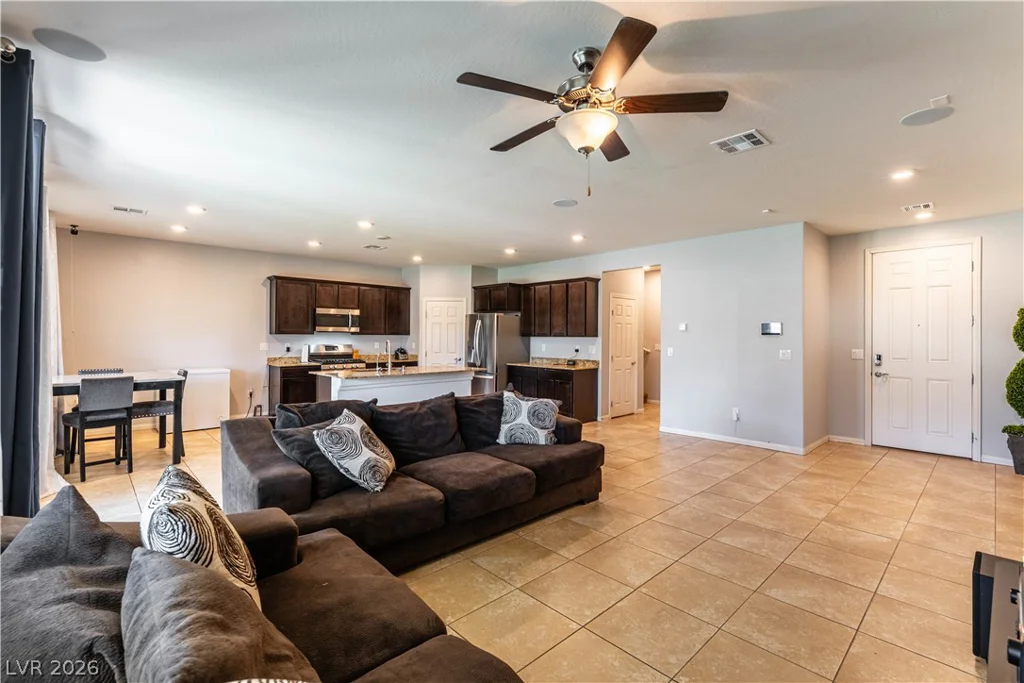 7255 Dazzle Point, North Las Vegas, NV 89084
