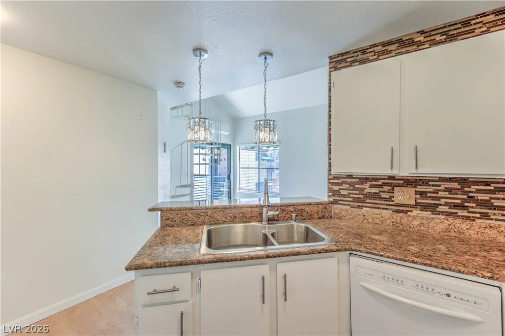 460 Elm, Las Vegas, NV 89169