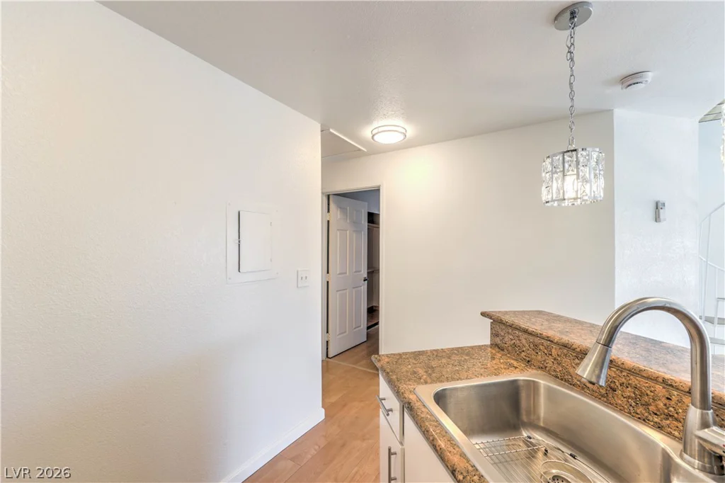 460 Elm, Las Vegas, NV 89169
