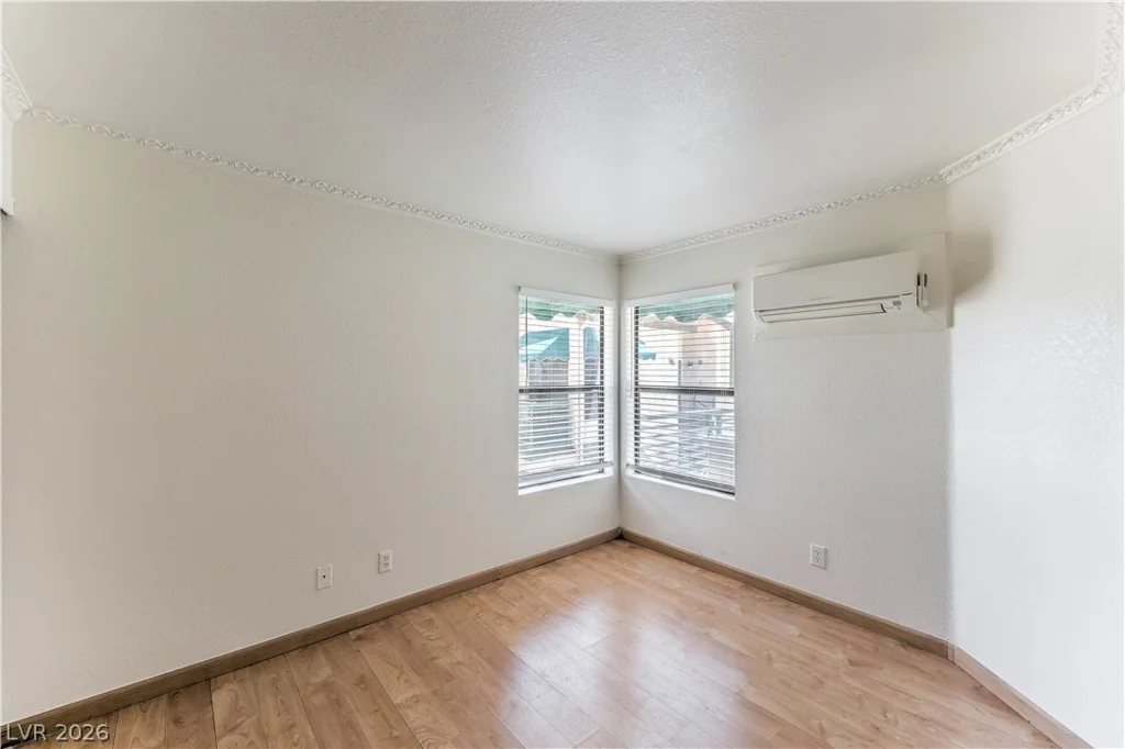 460 Elm, Las Vegas, NV 89169