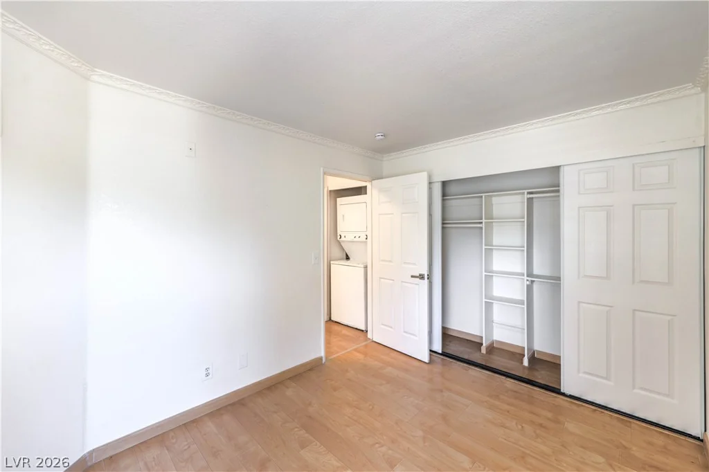 460 Elm, Las Vegas, NV 89169