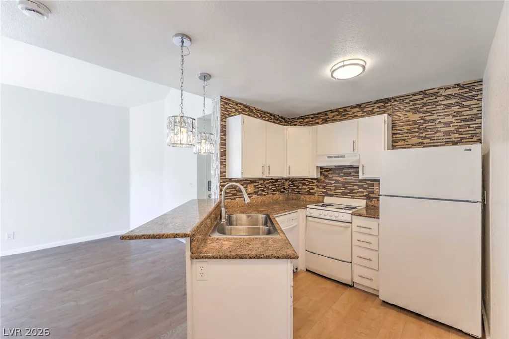 460 Elm, Las Vegas, NV 89169