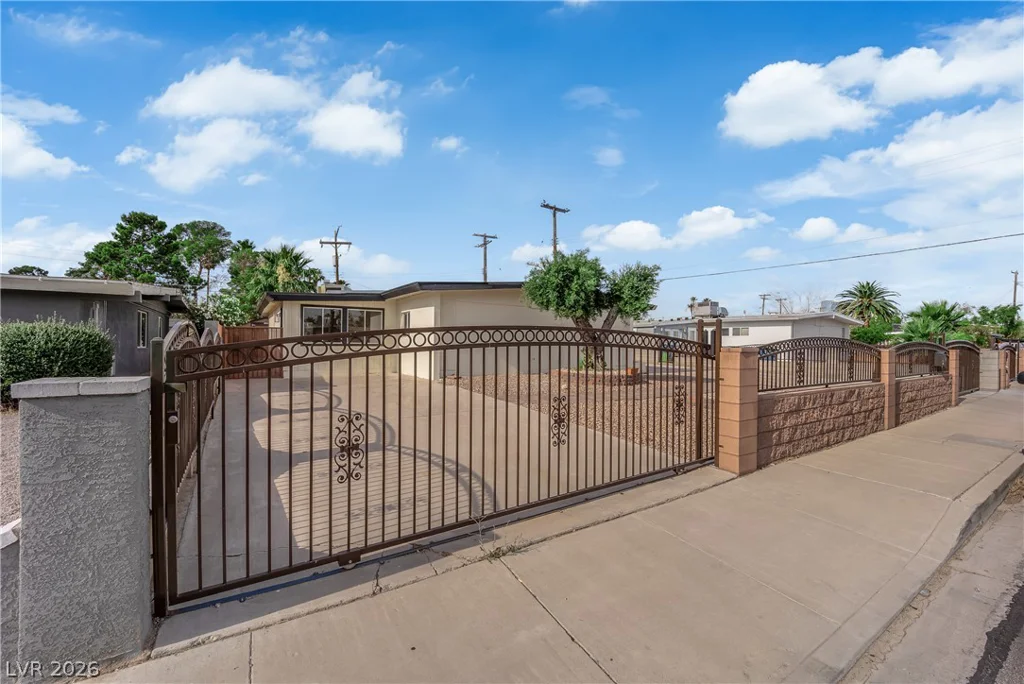 1522 Exley, Las Vegas, NV 89104