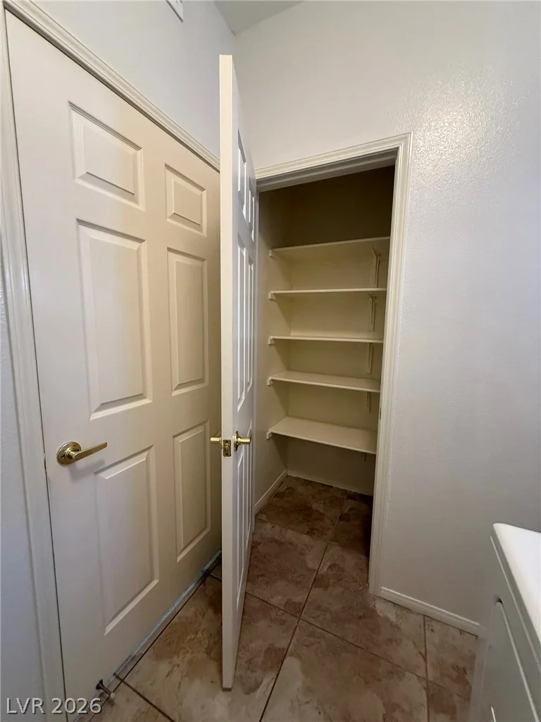 10221 Delray Beach, Las Vegas, NV 89129