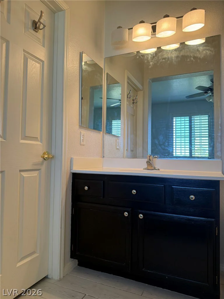 10221 Delray Beach, Las Vegas, NV 89129