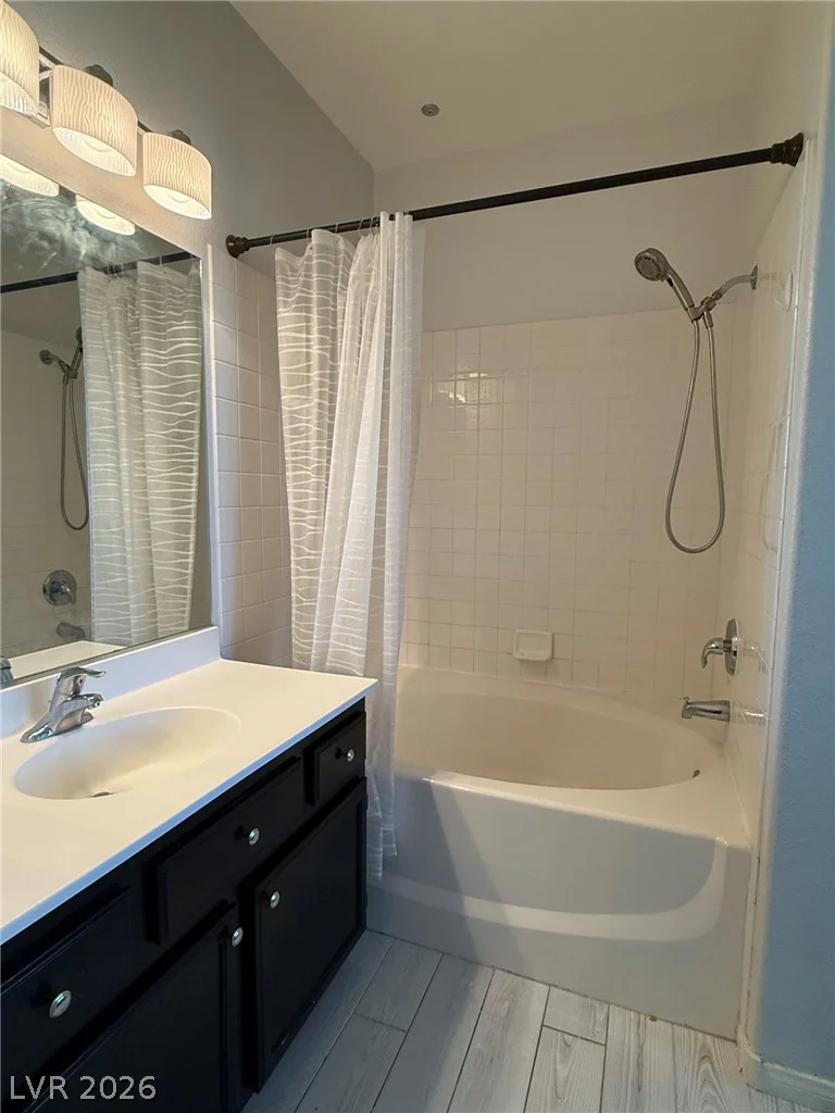 10221 Delray Beach, Las Vegas, NV 89129