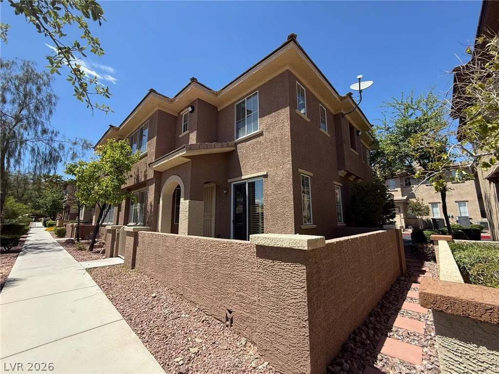 10221 Delray Beach, Las Vegas, NV 89129
