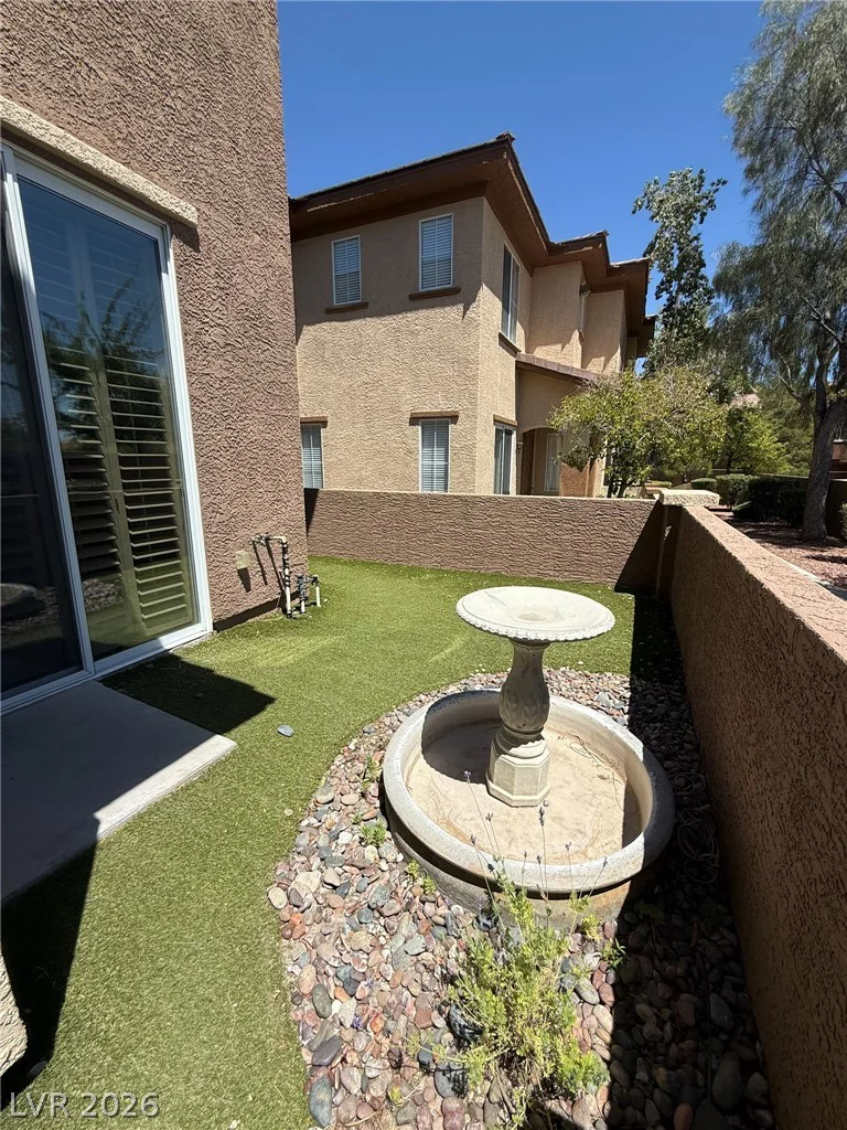 10221 Delray Beach, Las Vegas, NV 89129