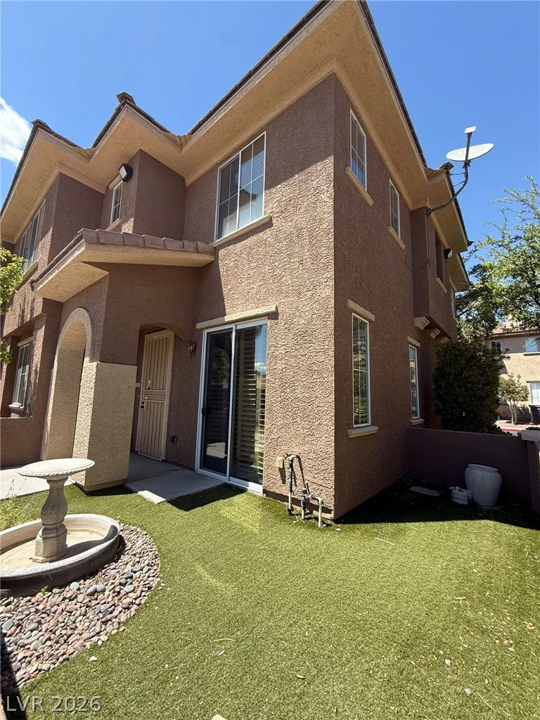 10221 Delray Beach, Las Vegas, NV 89129