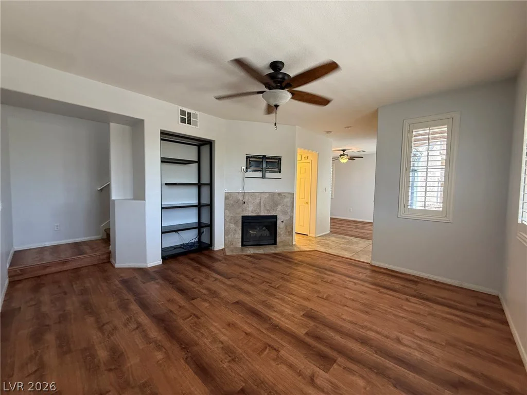 10221 Delray Beach, Las Vegas, NV 89129