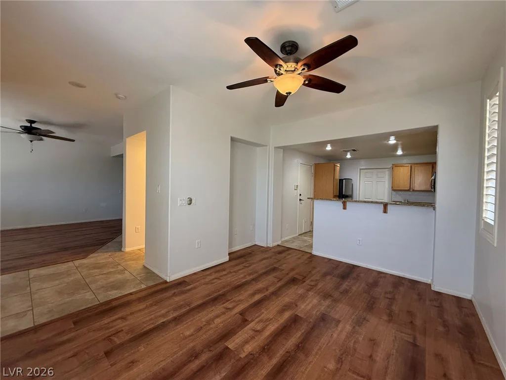 10221 Delray Beach, Las Vegas, NV 89129