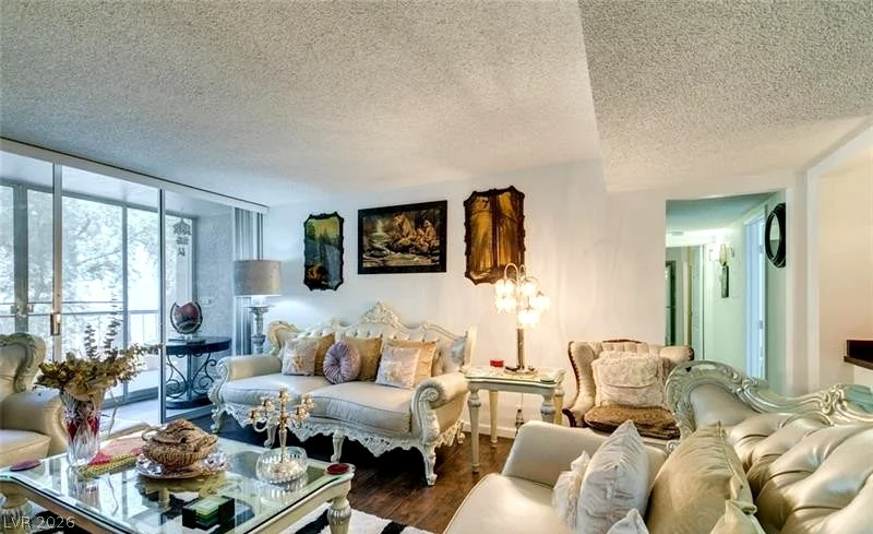 730 Royal Crest, Las Vegas, NV 89169