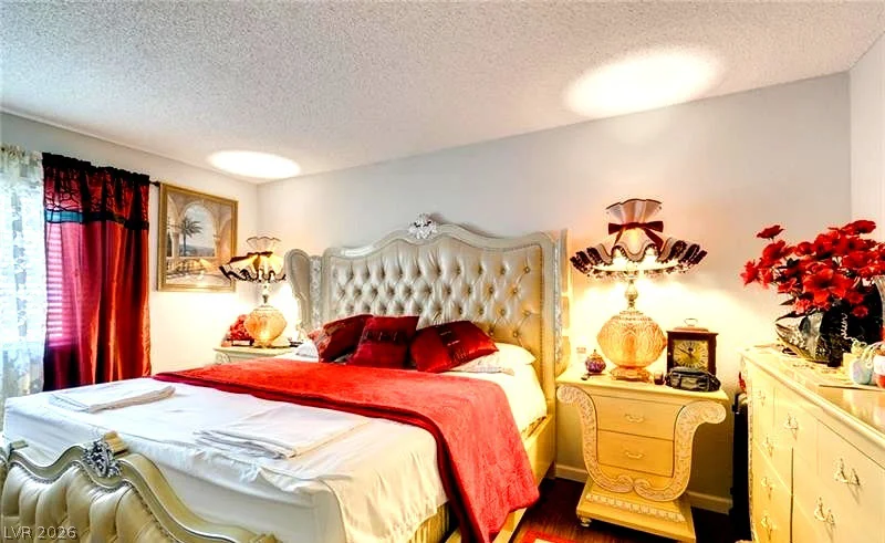 730 Royal Crest, Las Vegas, NV 89169