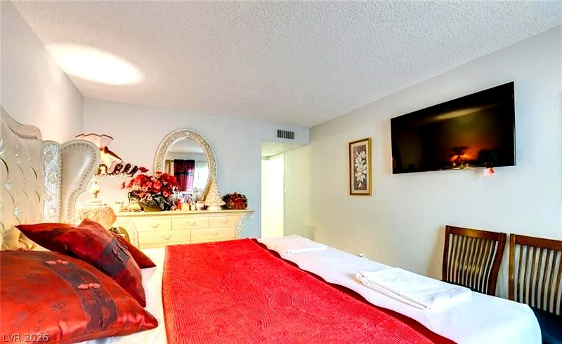 730 Royal Crest, Las Vegas, NV 89169