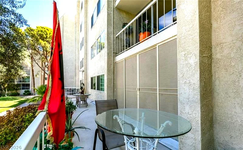 730 Royal Crest, Las Vegas, NV 89169
