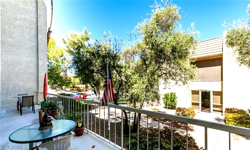 730 Royal Crest, Las Vegas, NV 89169