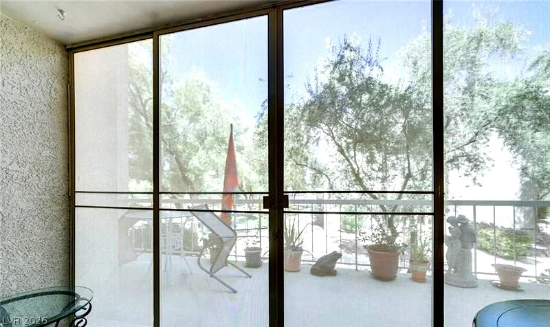 730 Royal Crest, Las Vegas, NV 89169