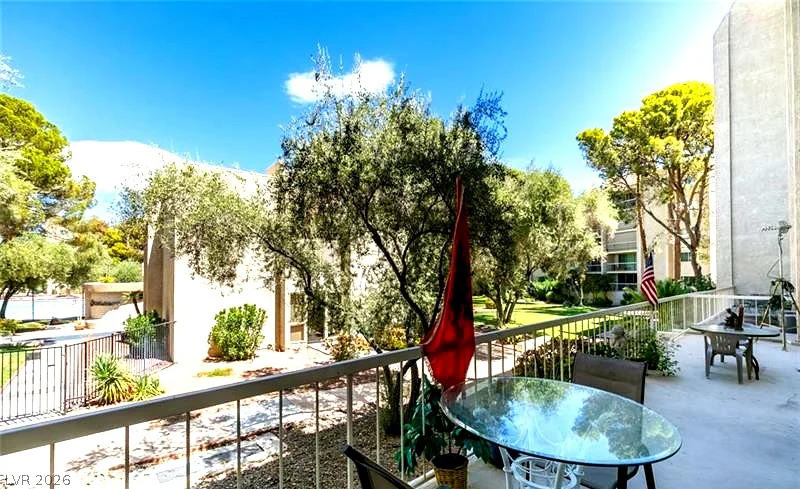 730 Royal Crest, Las Vegas, NV 89169