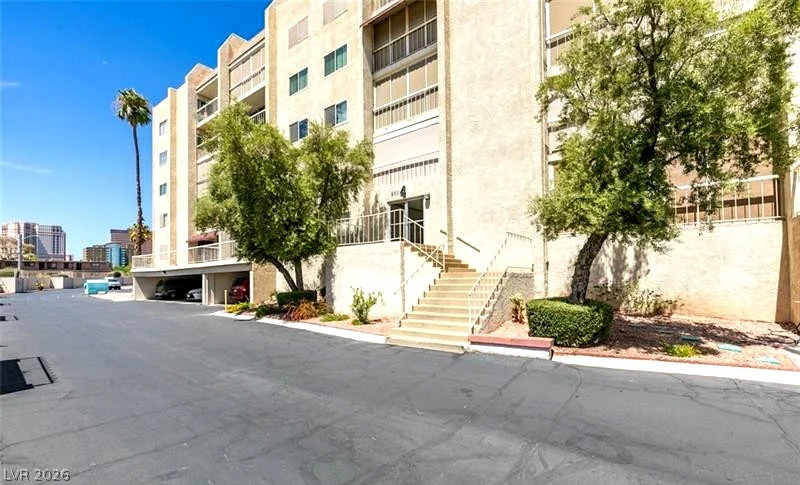 730 Royal Crest, Las Vegas, NV 89169