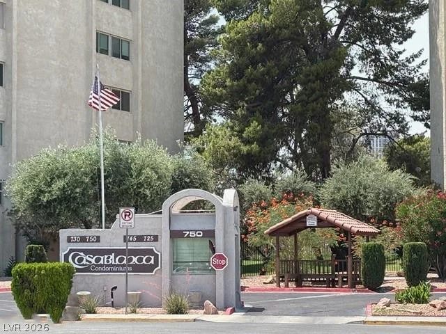 730 Royal Crest, Las Vegas, NV 89169