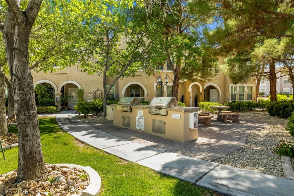 10001 Peace, Las Vegas, NV 89147
