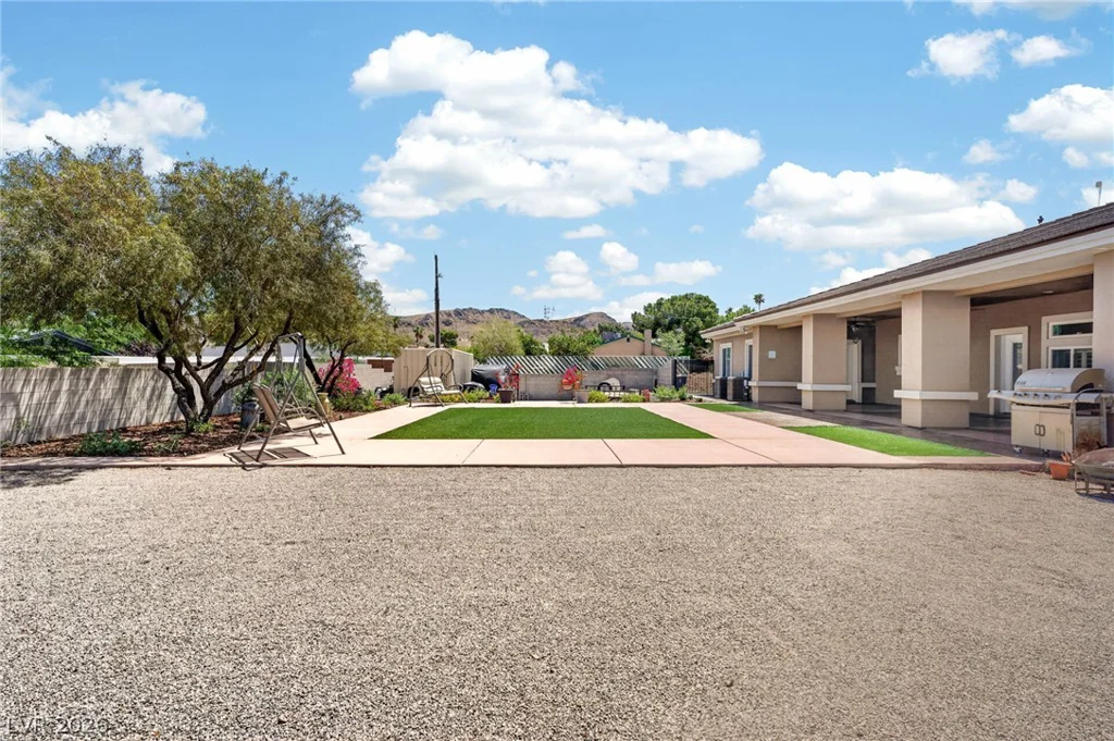 1640 Rocking Horse, Henderson, NV 89002