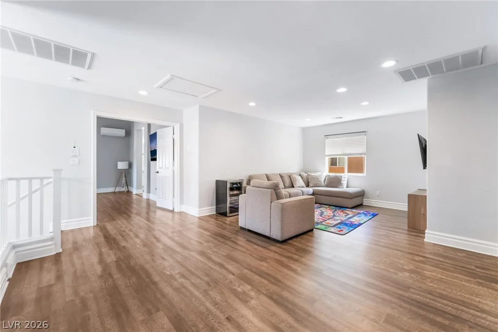 9762 Valmeyer, Las Vegas, NV 89148