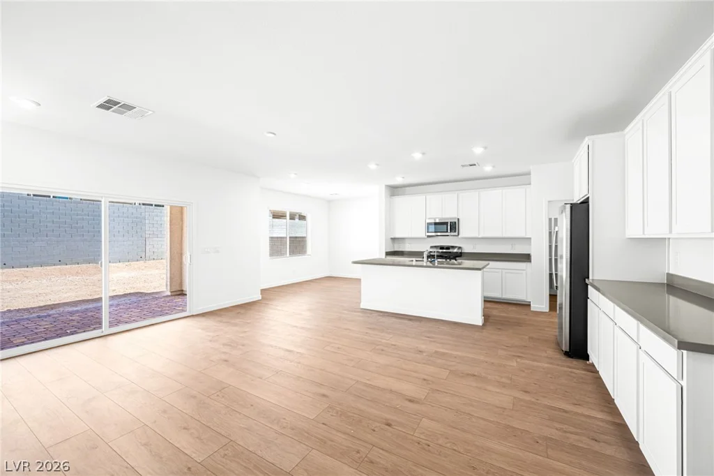 8382 Caldera Hills, Las Vegas, NV 89147