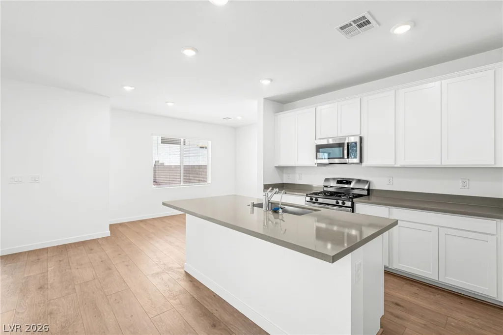 8382 Caldera Hills, Las Vegas, NV 89147