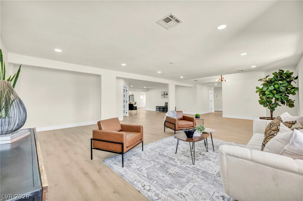 9130 Belcastro, Las Vegas, NV 89113