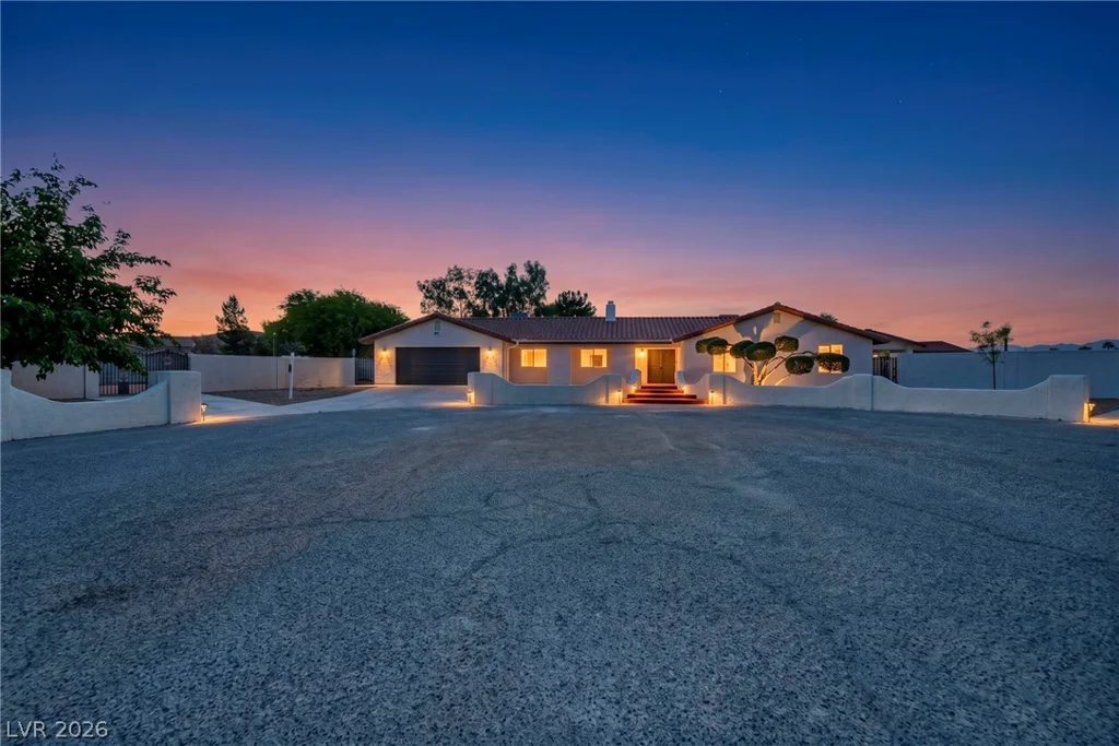 9130 Belcastro, Las Vegas, NV 89113