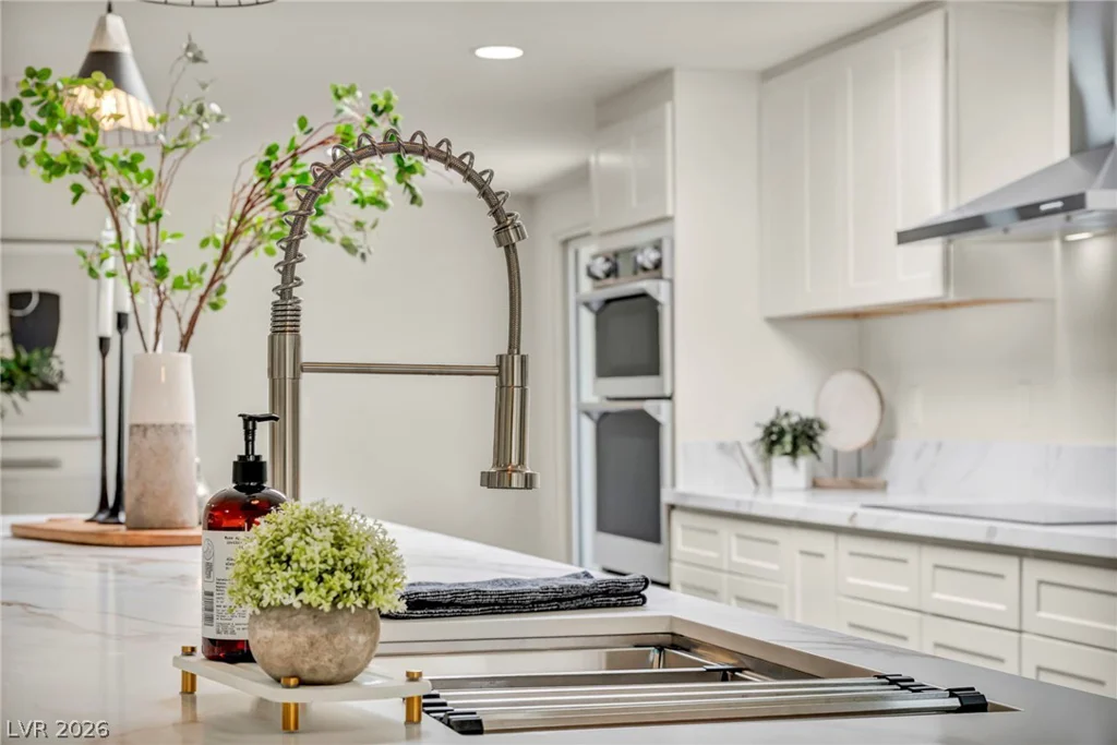 9130 Belcastro, Las Vegas, NV 89113