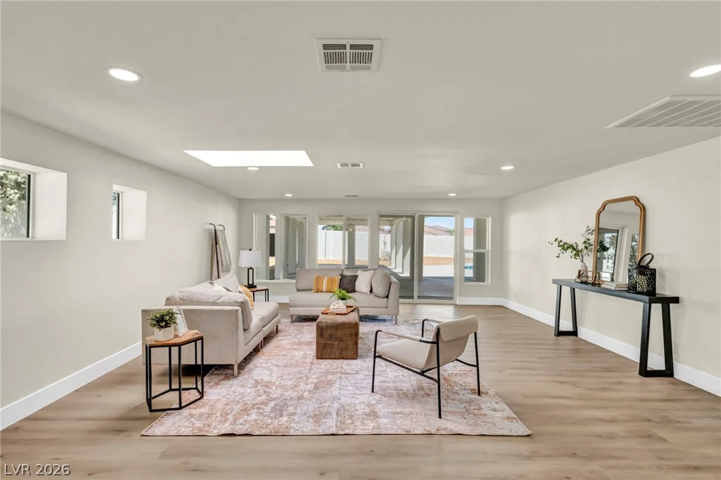 9130 Belcastro, Las Vegas, NV 89113