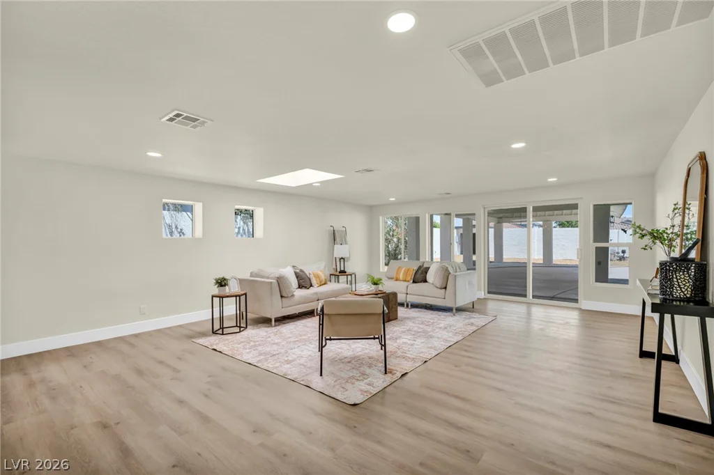 9130 Belcastro, Las Vegas, NV 89113