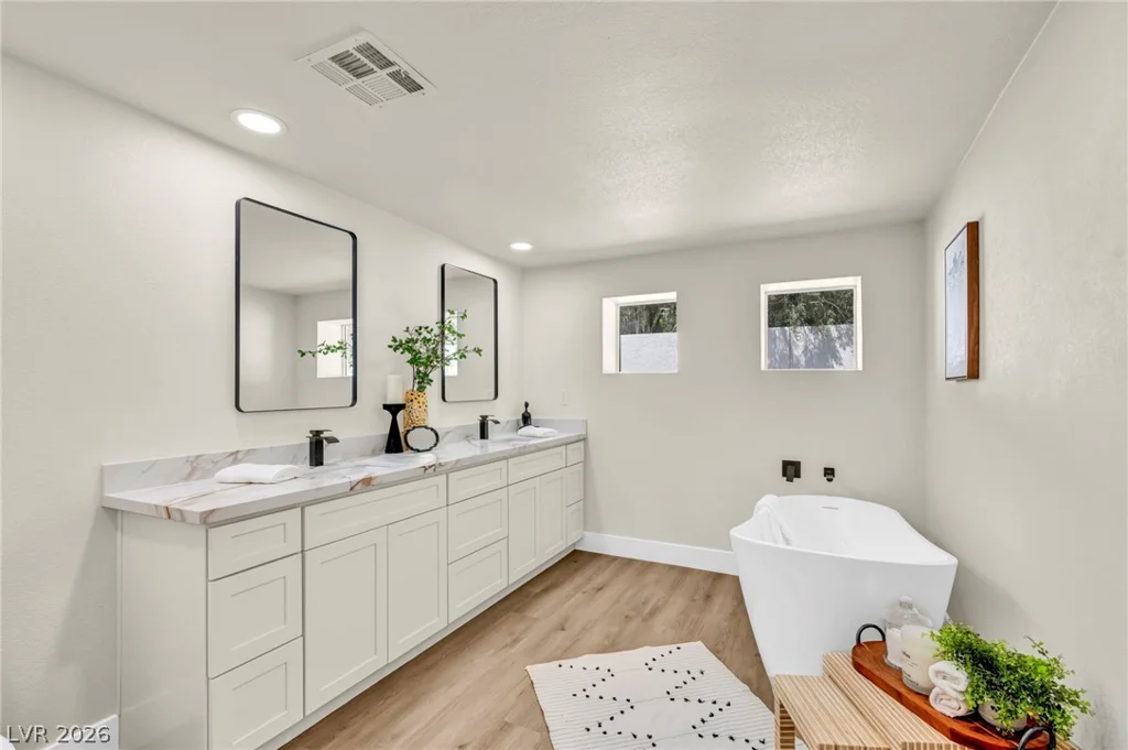 9130 Belcastro, Las Vegas, NV 89113