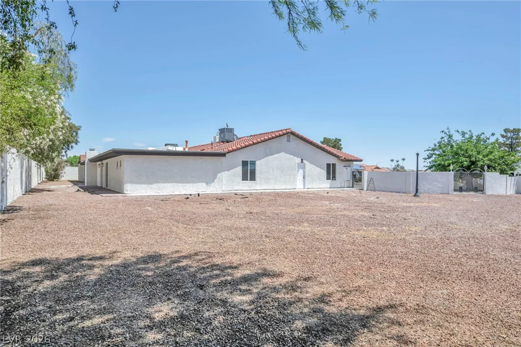 9130 Belcastro, Las Vegas, NV 89113