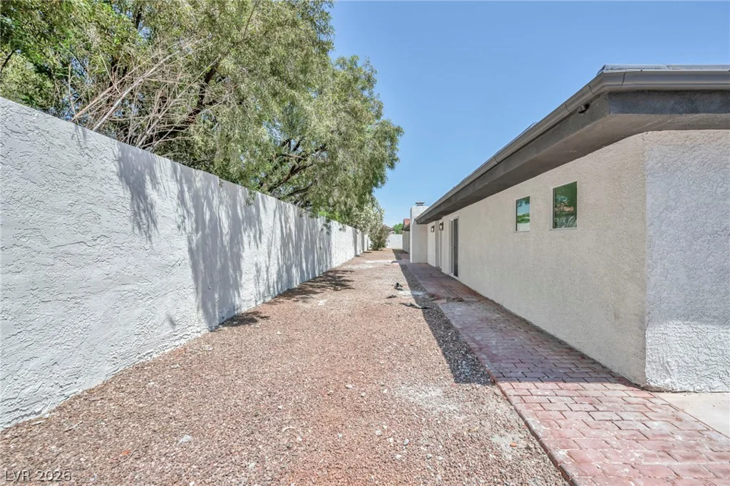 9130 Belcastro, Las Vegas, NV 89113