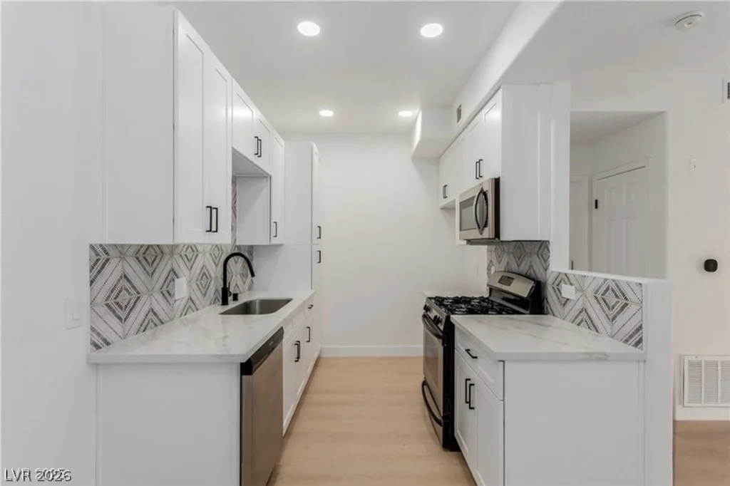 3318 Decatur, Las Vegas, NV 89130