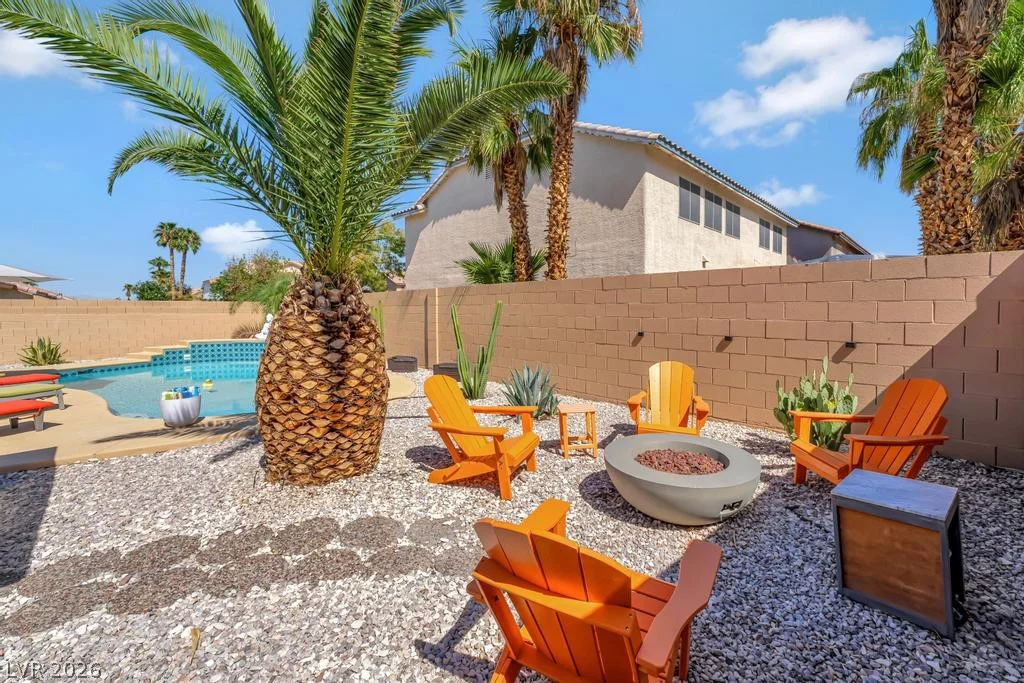 316 Desert Knolls, Henderson, NV 89014