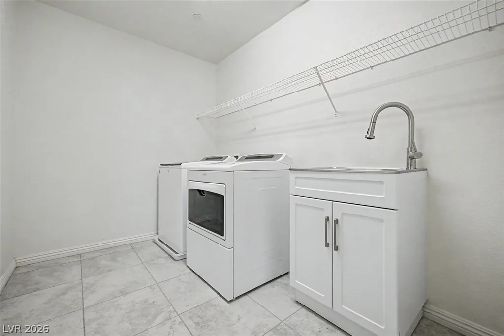 989 Soaring Moon, Henderson, NV 89015