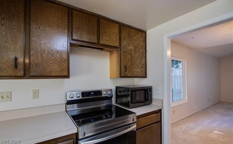 1995 Kamber, Las Vegas, NV 89119