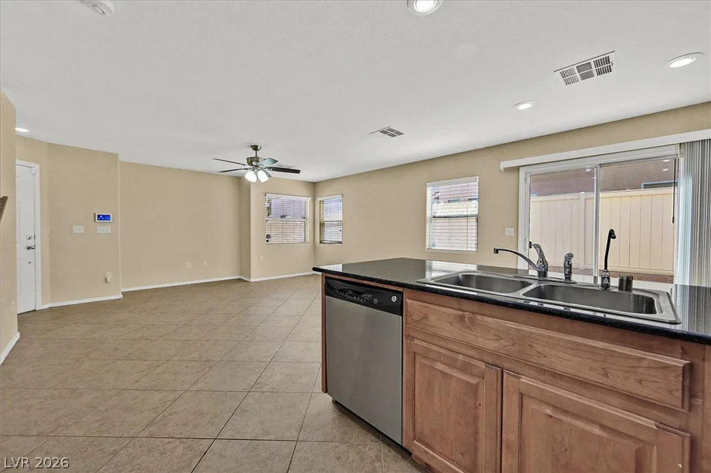 5732 Rose Tiara, Las Vegas, NV 89139