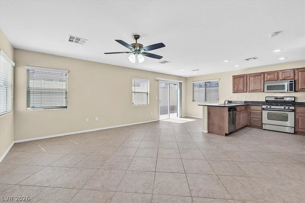 5732 Rose Tiara, Las Vegas, NV 89139