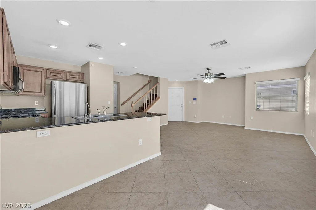 5732 Rose Tiara, Las Vegas, NV 89139