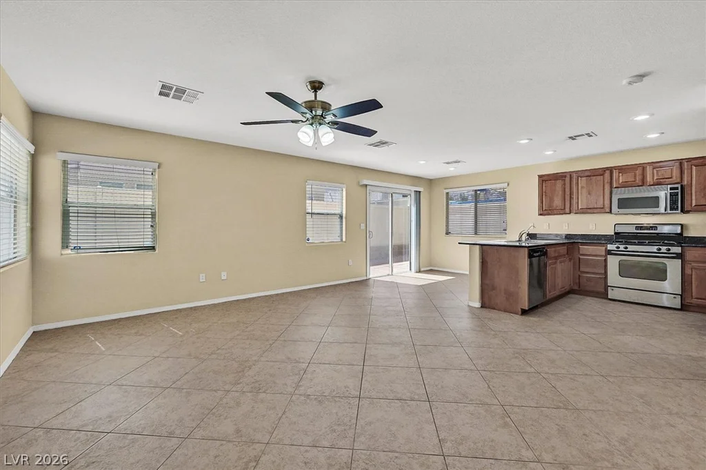 5732 Rose Tiara, Las Vegas, NV 89139