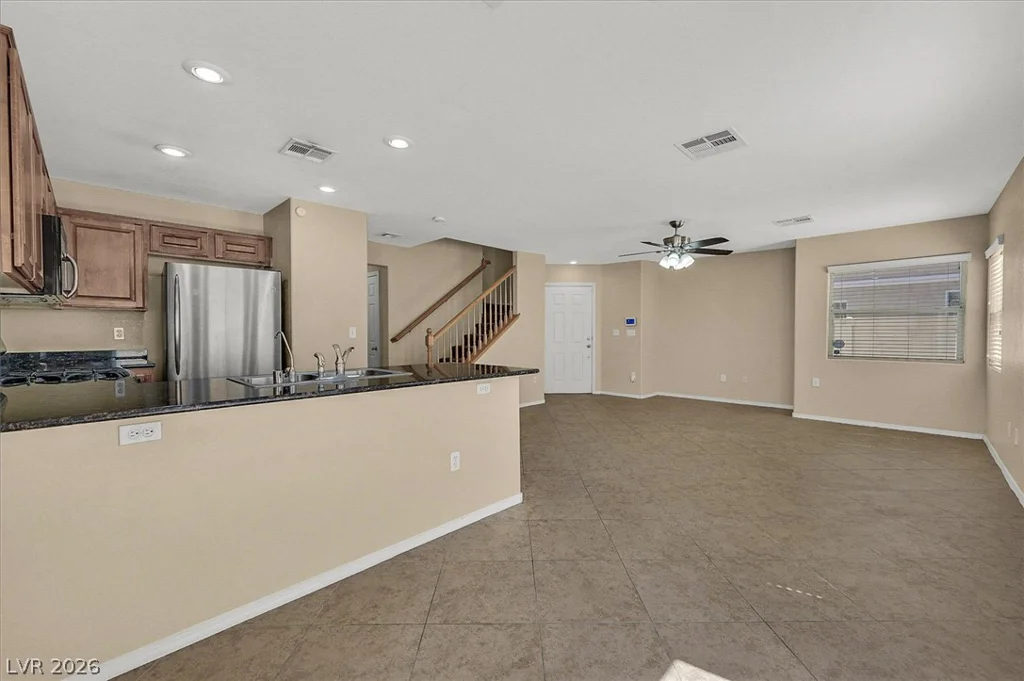 5732 Rose Tiara, Las Vegas, NV 89139